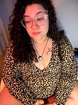 Snapshot of VanesssaMilf_ chatting on March 28, 2026, 2:22 am VanesssaMilf online show from March 28, 2026, 2:22 am