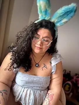 Snapshot of VanesssaMilf_ chatting on April 1, 2026, 8:39 pm VanesssaMilf online show from April 1, 2026, 8:39 pm