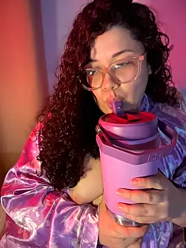 Snapshot of VanesssaMilf_ chatting on April 12, 2026, 3:55 am VanesssaMilf online show from April 12, 2026, 3:55 am