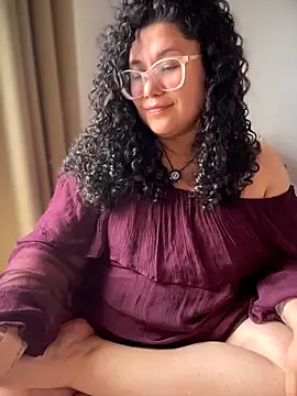 Snapshot of VanesssaMilf_ chatting on April 21, 2026, 8:55 pm VanesssaMilf online show from April 21, 2026, 8:55 pm