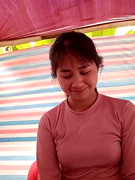 Snapshot of Him_MountainGirl chatting on February 5, 2026, 1:43 am Him MountainGirl online show from February 5, 2026, 1:43 am