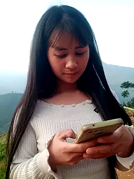 Snapshot of Him_MountainGirl chatting on February 6, 2026, 10:07 am Him MountainGirl online show from February 6, 2026, 10:07 am