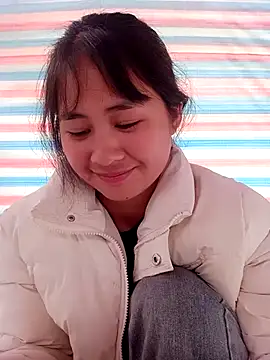 Snapshot of Him_MountainGirl chatting on February 11, 2026, 2:27 am Him MountainGirl online show from February 11, 2026, 2:27 am