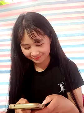 Snapshot of Him_MountainGirl chatting on February 14, 2026, 1:13 am Him MountainGirl online show from February 14, 2026, 1:13 am