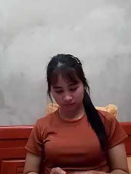 Snapshot of Him_MountainGirl chatting on February 18, 2026, 2:18 am Him MountainGirl online show from February 18, 2026, 2:18 am