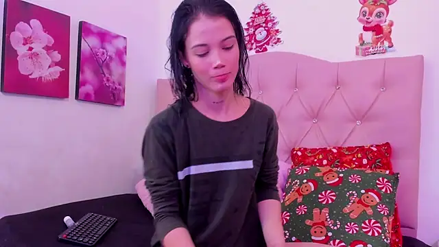 Snapshot of mia_collin_ chatting on December 22, 2025, 2:36 pm mia collin online show from December 22, 2025, 2:36 pm