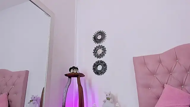 Snapshot of mia_collin_ chatting on January 14, 2026, 2:44 pm mia collin online show from January 14, 2026, 2:44 pm