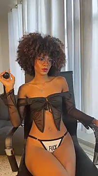 Snapshot of NaomiClay chatting on May 1, 2026, 12:21 pm NaomiClay online show from May 1, 2026, 12:21 pm