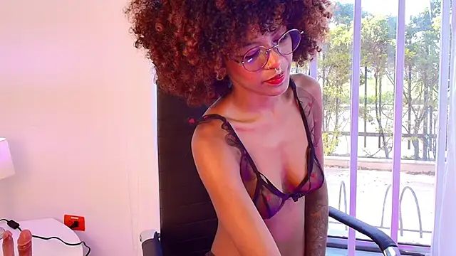 Snapshot of NaomiClay chatting on May 22, 2026, 12:44 pm NaomiClay online show from May 22, 2026, 12:44 pm