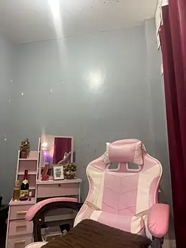 Snapshot of Ur_hottestdella chatting on February 26, 2026, 7:13 pm Ur hottestdella online show from February 26, 2026, 7:13 pm