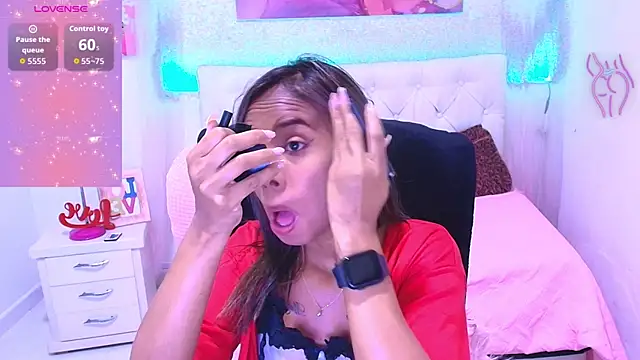 Snapshot of _Valentinaaa chatting on December 20, 2025, 6:09 am Valentinaaa online show from December 20, 2025, 6:09 am