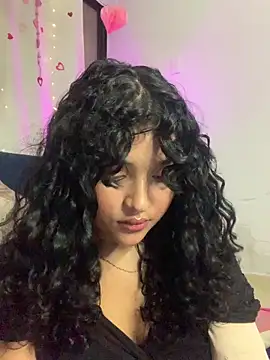 ladulcemary  online show from February 13, 2026, 5:09 pm