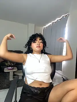 ladulcemary  online show from May 23, 2026, 7:07 pm