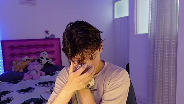 Dani Dancer online show from April 4, 2026, 8:39 pm