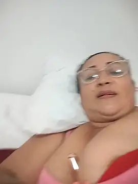 Snapshot of Nini_Love_ chatting on February 2, 2026, 5:50 am Nini Love online show from February 2, 2026, 5:50 am
