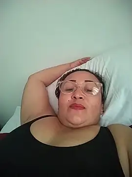 Snapshot of Nini_Love_ chatting on February 4, 2026, 8:03 pm Nini Love online show from February 4, 2026, 8:03 pm