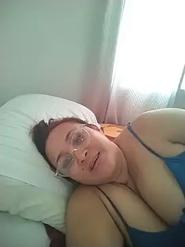 Snapshot of Nini_Love_ chatting on February 8, 2026, 3:15 pm Nini Love online show from February 8, 2026, 3:15 pm
