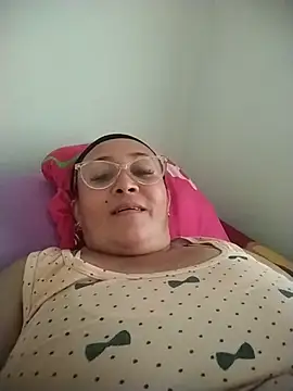 Snapshot of Nini_Love_ chatting on February 10, 2026, 10:36 pm Nini Love online show from February 10, 2026, 10:36 pm
