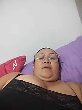 Snapshot of Nini_Love_ chatting on February 11, 2026, 11:21 pm Nini Love online show from February 11, 2026, 11:21 pm
