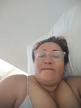 Snapshot of Nini_Love_ chatting on February 24, 2026, 1:53 pm Nini Love online show from February 24, 2026, 1:53 pm