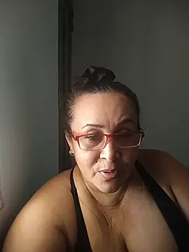 Snapshot of Nini_Love_ chatting on March 22, 2026, 7:39 pm Nini Love online show from March 22, 2026, 7:39 pm