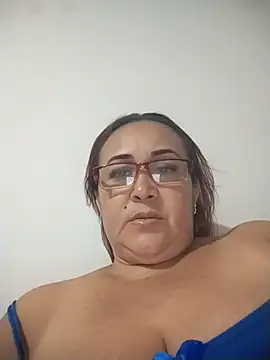 Snapshot of Nini_Love_ chatting on April 4, 2026, 5:06 am Nini Love online show from April 4, 2026, 5:06 am