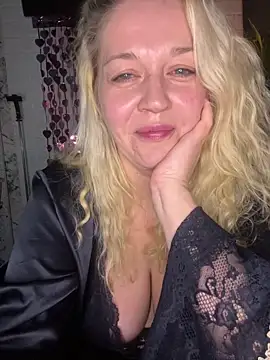 Snapshot of JenniferCarmen chatting on February 17, 2026, 3:19 pm JenniferCarmen online show from February 17, 2026, 3:19 pm