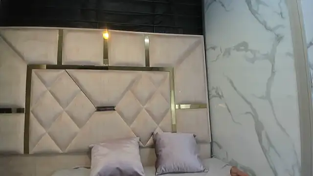 Snapshot of IssysLeBlanc chatting on January 18, 2026, 8:51 am IssysLeBlanc online show from January 18, 2026, 8:51 am