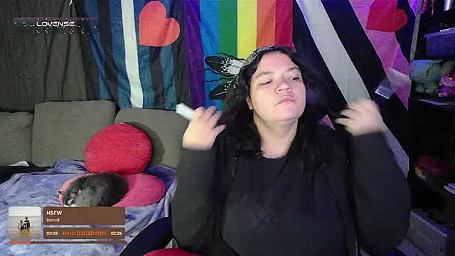 bellaheart x online show from December 15, 2025, 3:49 pm