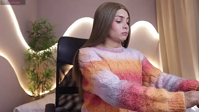 Snapshot of simone_sky chatting on January 5, 2026, 9:18 pm simone sky online show from January 5, 2026, 9:18 pm