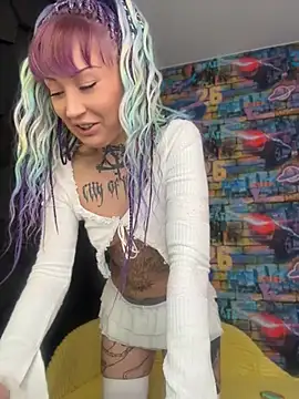 Snapshot of Tattoo__Moon chatting on April 17, 2026, 12:24 am Tattoo Moon online show from April 17, 2026, 12:24 am