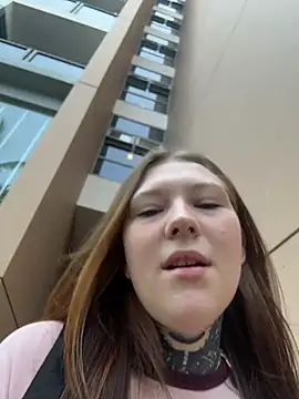 FionaMurr online show from February 5, 2026, 4:17 am