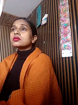 nehakapoor89 online show from February 2, 2026, 7:18 am