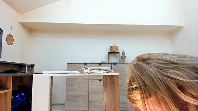 Snapshot of classy_medea chatting on February 26, 2026, 1:04 am classy medea online show from February 26, 2026, 1:04 am