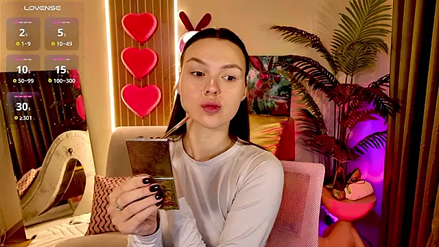 MaxinCarroll online show from March 29, 2026, 8:03 am