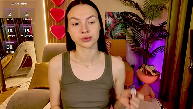 MaxinCarroll online show from April 15, 2026, 10:11 am