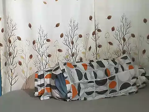 Snapshot of PetiteDoll_06 chatting on March 28, 2026, 9:47 pm PetiteDoll 06 online show from March 28, 2026, 9:47 pm