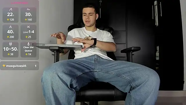 Snapshot of Liam_Mateo chatting on January 6, 2026, 12:47 am Liam Mateo online show from January 6, 2026, 12:47 am