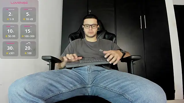 Snapshot of Liam_Mateo chatting on January 14, 2026, 3:45 am Liam Mateo online show from January 14, 2026, 3:45 am