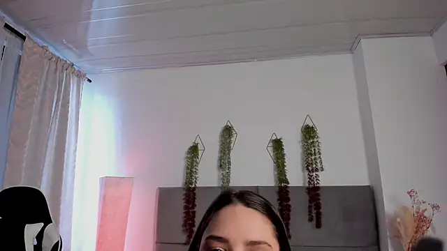 Snapshot of JulietaSnow chatting on May 17, 2026, 3:30 pm JulietaSnow online show from May 17, 2026, 3:30 pm
