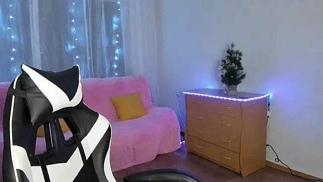 Snapshot of KisaModel chatting on January 6, 2026, 1:42 am KisaModel online show from January 6, 2026, 1:42 am