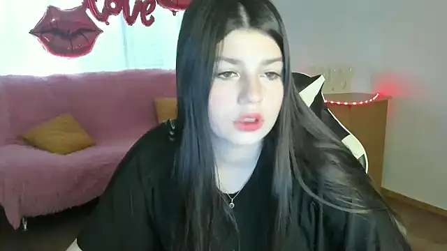 Snapshot of KisaModel chatting on April 19, 2026, 1:05 am KisaModel online show from April 19, 2026, 1:05 am
