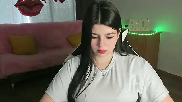 Snapshot of KisaModel chatting on May 19, 2026, 1:22 am KisaModel online show from May 19, 2026, 1:22 am