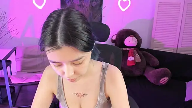 SirenMystiq online show from February 15, 2026, 7:32 pm