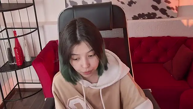 SirenMystiq online show from April 6, 2026, 7:48 pm