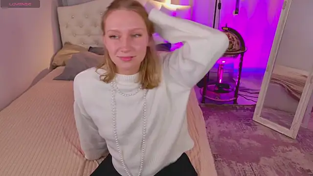 AsyaLumi online show from December 23, 2025, 6:22 am