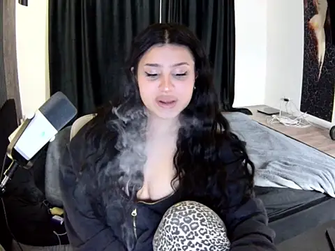 Snapshot of Nicole_Pars chatting on February 23, 2026, 5:10 pm Nicole Pars online show from February 23, 2026, 5:10 pm