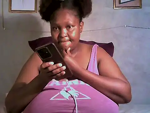 Snapshot of sweetmilkylady chatting on April 13, 2026, 8:53 am sweetmilkylady online show from April 13, 2026, 8:53 am