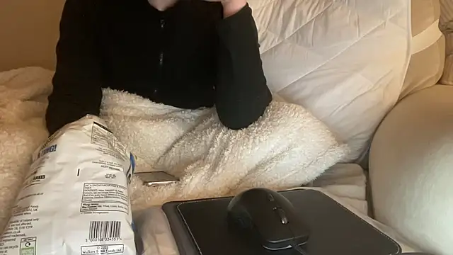 Snapshot of ijustturned18today chatting on January 13, 2026, 5:18 pm ijustturned18today online show from January 13, 2026, 5:18 pm