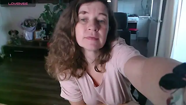 Snapshot of SofiaBoone chatting on January 7, 2026, 8:06 am SofiaBoone online show from January 7, 2026, 8:06 am